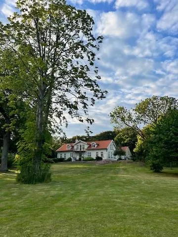 Ved Holckenhavn Fjord * 뉘보르